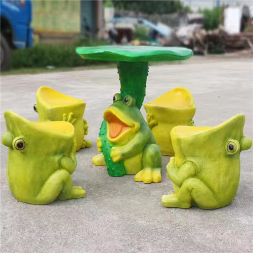 不銹鋼有什么優(yōu)點(diǎn)？怎么維護不銹鋼雕塑？